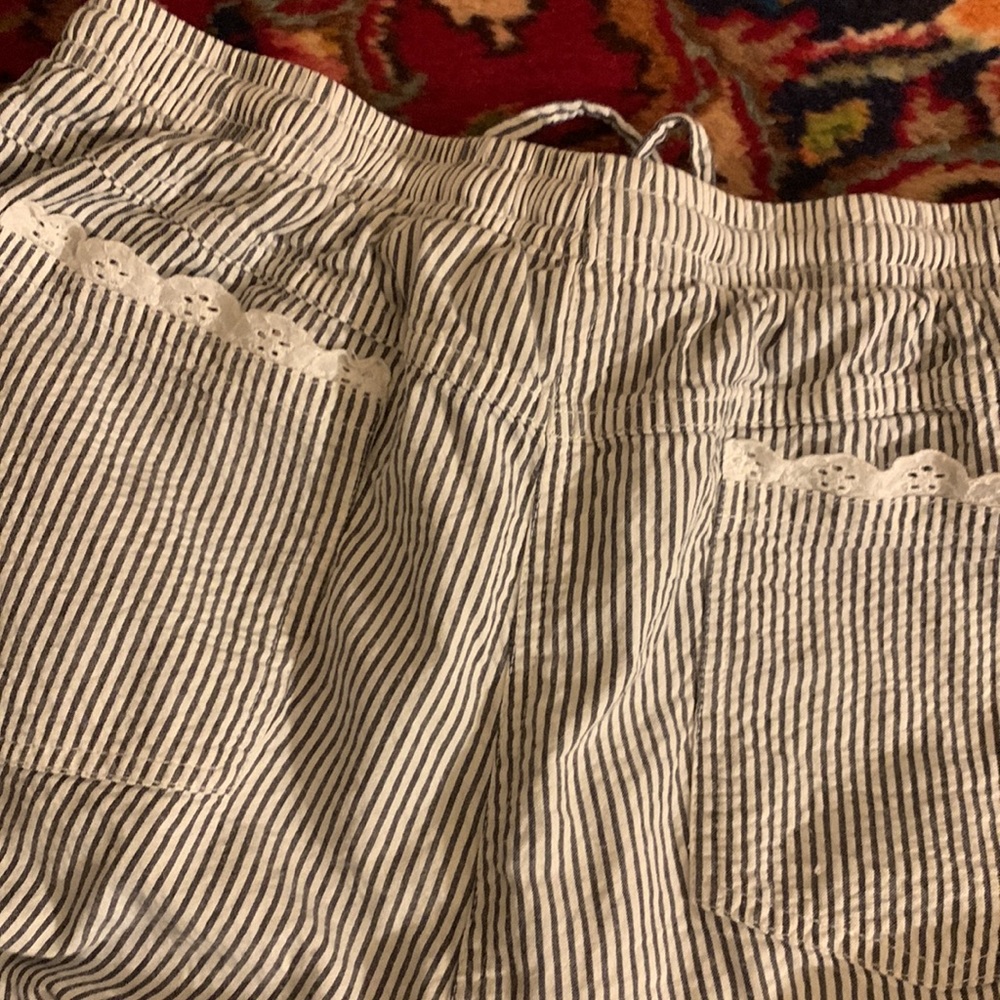 BAXTER&WELLS Searsucker Capri Pants